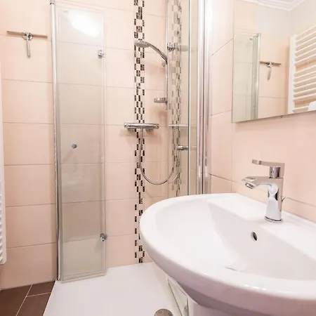 Malnfeen Hüs Og Appartement Utersum